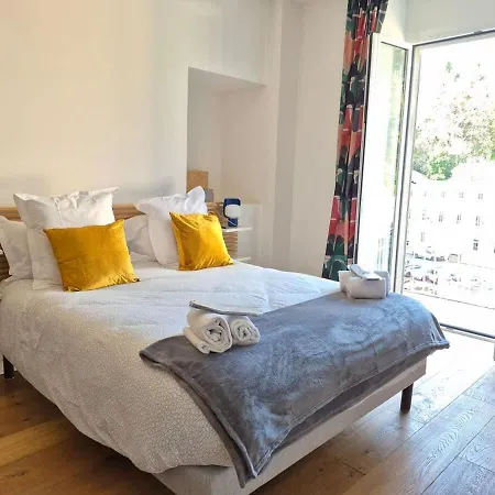 Design Et Lumineux Au Coeur De La Appartement